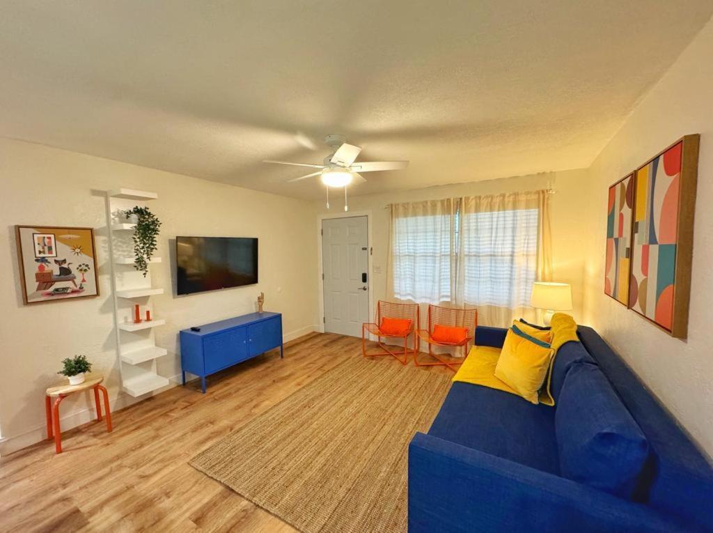 Villa *new* Gorgeous Sunshine - 2bd/1ba - Private Fenced Backyard! Port Orange